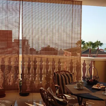 Apartamento Apto. Con Wifi, Piscina, Vistas Al Mar Y Parking. *