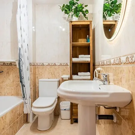 Apto. Con Wifi, Piscina, Vistas Al Mar Y Parking. *