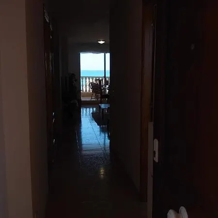 Apto. Con Wifi, Piscina, Vistas Al Mar Y Parking.